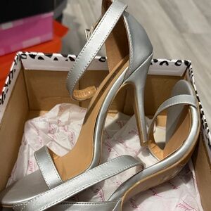 Chic Silver Strappy Heels